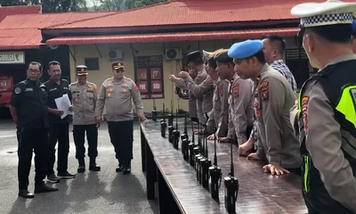 Kapolres Sibolga Pastikan Sarana Komunikasi Personel Prima Lewat Pemeriksaan HT