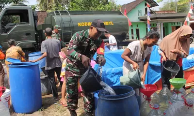 Kemarau Melanda Boyolali Utara, Kodim 0724 Salurkan Enam Tangki Air Bersih Bantu Ratusan KK