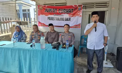 Serap Aspirasi Warga Teluk Nibung, Polres Tanjung Balai Gelar Jumat Curhat Bahaya Narkoba hingga Poskamling
