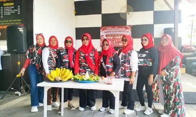 Srikandi Laskar Merah Putih (LMP) Macab Balikpapan gelar silahturahmi hangat menyambut HUT RI ke 81 Kobarkan Semangat dan Solidaritas. 