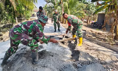 Bukan Sekadar Mengecor, Satgas TMMD Pastikan Jalan Aman hingga ke Pintu Rumah Warga