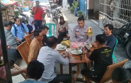 Pasca Perhitungan Suara, BPD Desa Hegarmukti dan Panitia Pilkades Sambangi Rumah Para Calon Kepala Desa