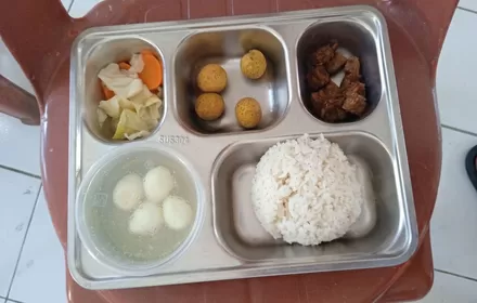 Ratusan Siswa Keracunan MBG di Cirebon, Kepala SPPG Dicopot dan Dapur Disetop