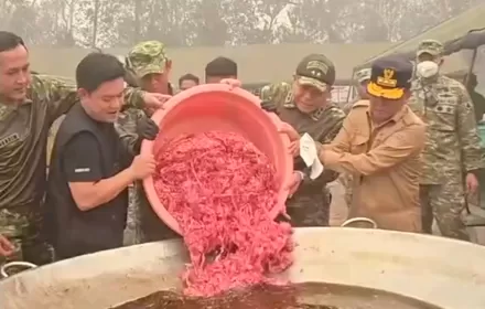 Bobon Santoso Masak di Lokasi Karhutla Kalteng Malah Tuai Pro Kontra, Kena Sentil Netizen: Butuh Oksigen, Bukan Rendang!