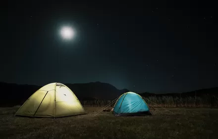 Tips Aman Mendaki Gunung pada Malam Hari, Pendaki Pemula Wajib Simak!