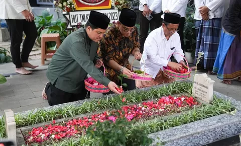 Momen Erick Thohir Rayakan Maulid Nabi Muhammad SAW 2023 Bersama Para Santri di Jawa Timur