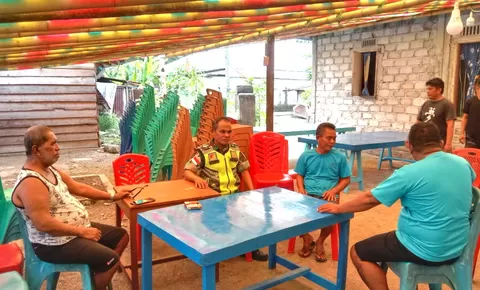 Menjaga Tradisi di Beranda Utara: Babinsa Miangas Talaud Kawal Persiapan Acara Adat Kunci Tahun