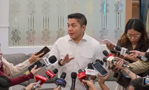 Seskab Teddy Bantah Isu Presiden Prabowo Gunakan Dua Pesawat Kepresidenan untuk Kunjungan Luar Negeri