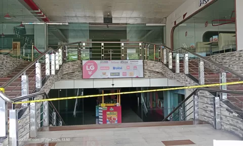 Pasca Kebakaran Sabtu Malam, Mega Mall Tutup : Ini Efek Dominonya