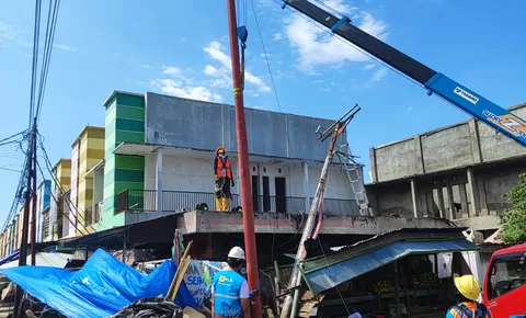 Sigap Hadapi Dampak Cuaca Ekstrem dan Gempa, PLN Pulihkan Kelistrikan di Pasar Inpres Manonda Palu