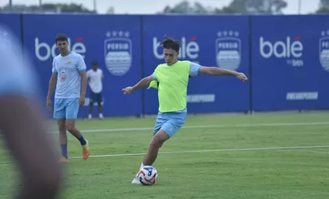Dion Markx Ungkap Menu Latihan Ekstrim Persib Demi Sapu Bersih 9 Laga Sisa