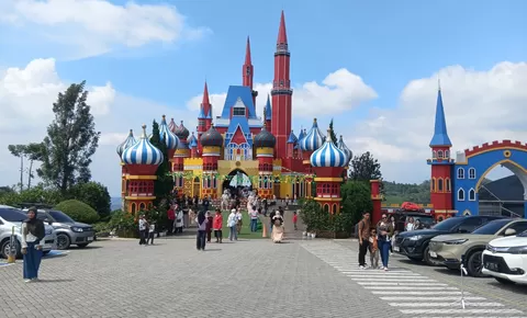 Libur Lebaran, D’Castello dipadati wisatawan, hadirkan promo gratis masuk untuk yang lahir di Maret