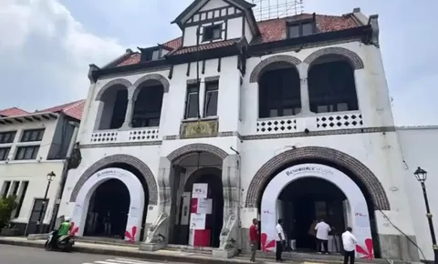Mengenal Gedung Singa Surabaya, Masterpiece Arsitektur Jaman Kolonial Perpaduan Eropa, Timur Tengah dan Nusantara