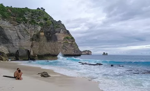 Misteri Keindahan Diamond Beach Nusa Penida, Surga Tersembunyi Di Ujung Bali