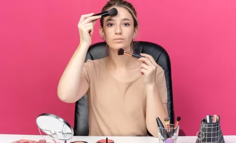 7 Make Up Ini Jadi Pilihan Saat Ingin Tampil Minimalis di Acara Halal Bihalal, Lengkap dengan Cara Pemakaiannya yang Tepat