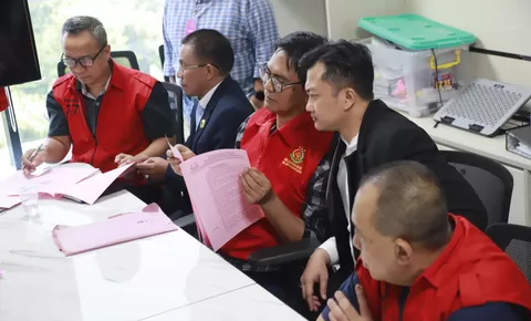 Tiga Pejabat Dinas ESDM Jatim Resmi Dilimpahkan ke Kejari Surabaya, Kasus Dugaan Pungli Segera Disidangkan