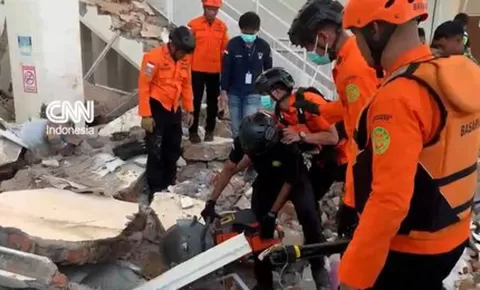 Korban Tewas Gempa M 7 NTT Bertambah Jadi 51 Orang, Jalur Reo Mulai Terbuka