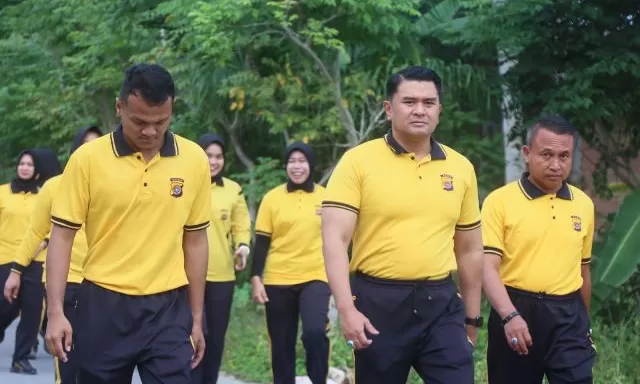 Kapolres Aceh Timur Ajak Personel Jalan Santai, Bangun Semangat Sehat dan Solid
