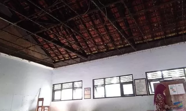 Rencana Regrouping Sekolah, Disdikbud Diminta Perhatikan Nasib Guru Honorer