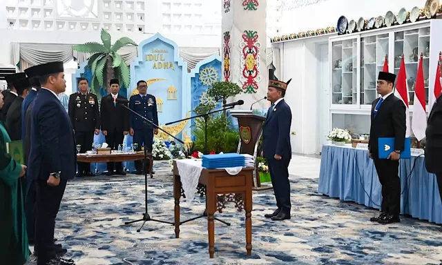 Lantik 6 Pejabat Tinggi Pratama Pemprov Kalteng, Gubernur: Jawab Amanah dengan Kerja Keras, Kerja Nyata, dan Kerja Tulus