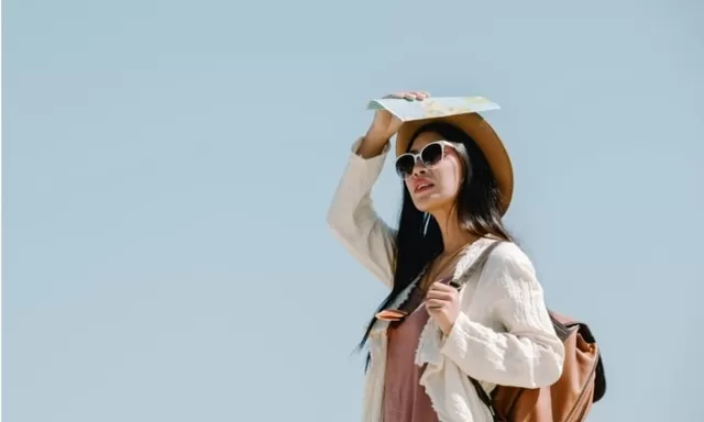 Bukan Lagi FOMO, Gen Z Ubah Gaya Liburan: Lebih Suka Destinasi Sepi, Penginapan Unik, dan Pengalaman Nyata