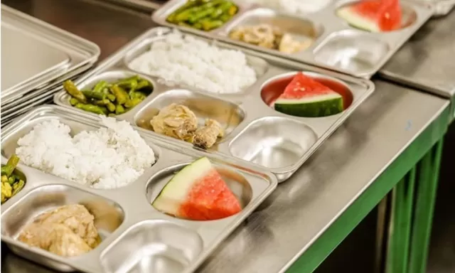 Heboh Dugaan Food Tray MBG Mengandung Minyak Babi, Istana Pastikan Aman dan BPOM Siap Uji Bahan untuk Klarifikasi Publik