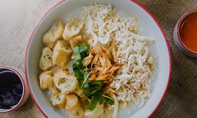 Tempat Makan Bubur Ayam Legendaris di Bogor Disajikan dengan Cita Rasa yang Khas!