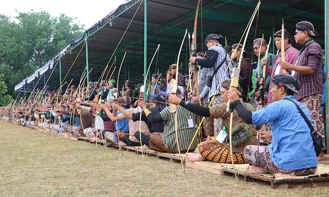 1.250 Peserta Ramaikan Gladhen Hageng Jemparingan yang Digelar Dinas Pariwisata Kulon Progo