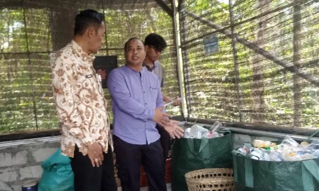 Pengolahan Sampah di Perumahan Pringgading Atasi Masalah Sampah dari Rumah Tangga 