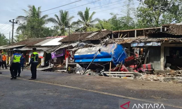  Rawan Kecelakaan, Dishub Purworejo Larang Truk Sumbu Tiga Melewati Kalijambe