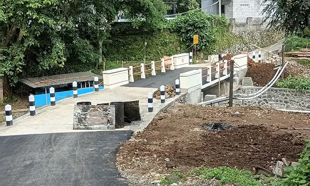 Warga Gembira, Jembatan Bonsamas Senilai Rp 956 Juta Selesai dan Bisa Dilewati