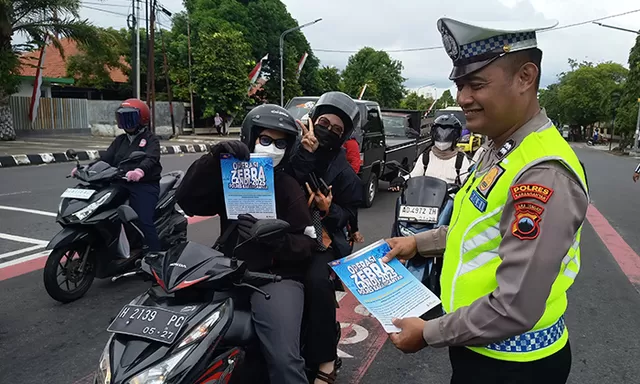 Satlantas Polres Karanganyar Intensifkan Sosialisasi untuk Tekan Kecelakaan Selama Operasi Zebra Candi 2025