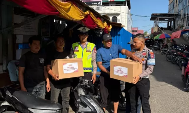 Dari Pelosok Negeri Hingga Pasar Rakyat, Sentuhan Kepedulian Polda Riau Hadir di Hari Bhayangkara ke-80