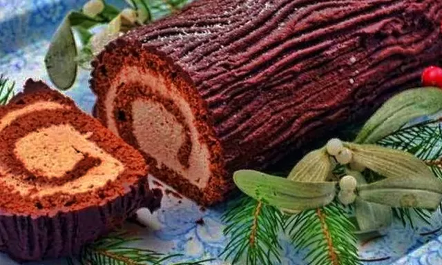 Sajian Kue Bolu Yule Log Khas Natal 2025 yang Klasik dan Lezat, Ini Dia Resepnya! 