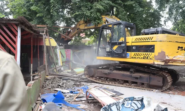 Lakukan Penataan di Bantaran Sungai Sukalila, Pemkot Cirebon Relokasi Pedagang ke PGC
