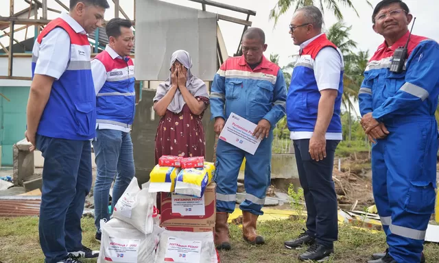 Kawal Misi Kemanusiaan, Dirut PGN Turun Langsung Serahkan Bantuan Bencana Aceh dan Sumatera Utara