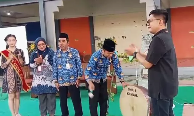 Radio Naik Kelas, Swara Kendal Perkenalkan Broadcasting ke Gen-Z
