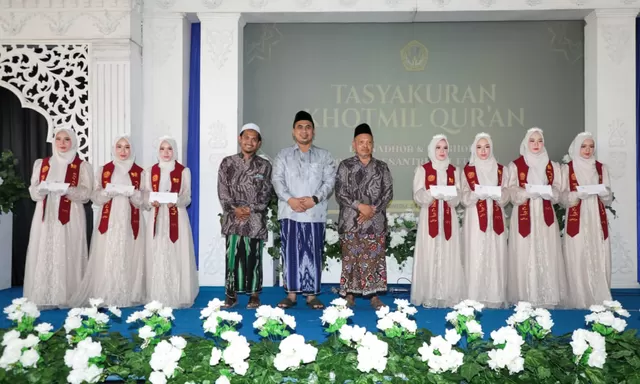 Gus Yasin Beri Bisarah Penghafal Quran, Santri Asal Jatim Ikut Menerima