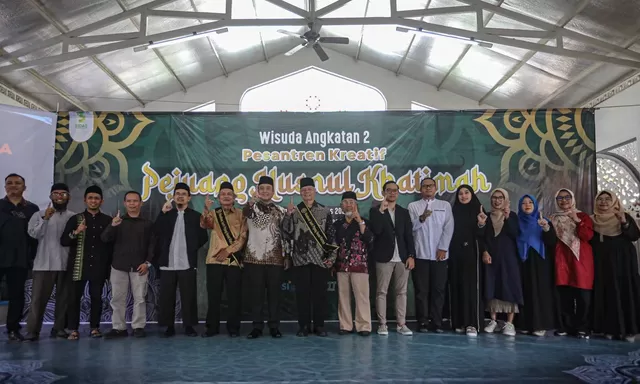 Pesantren Kreatif Pejuang Husnul Khatimah, Tetap Mencari Ilmu di Hari Tua