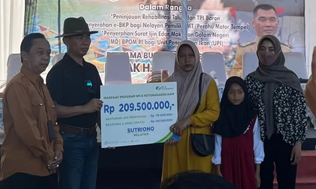 Memetri Jaladri, BPJS Ketenagakerjaan Menyerahkan Santunan Kepada Ahli Waris Seorang Nelayan