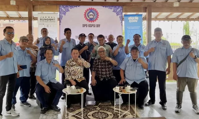 Bahas UMP 2026, Pengurus DPD KSPSI DIY Gelar Dialog Bersama Disnakertrans DIY