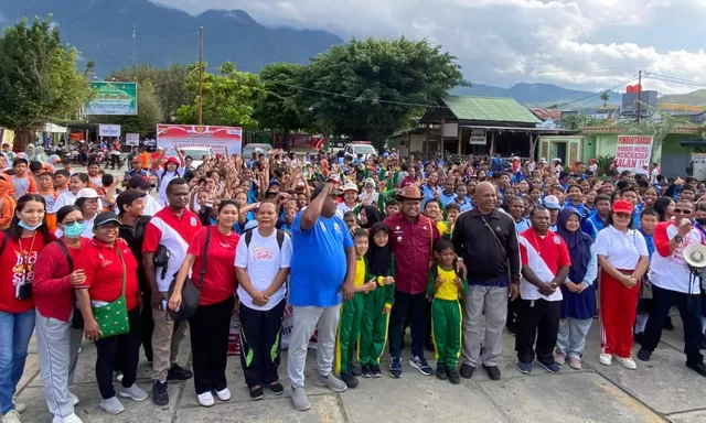 Ikut Gerak Jalan Santai , Wabup Jayapura: Kegiatan HUT RI Jadi Sarana Bangun Karakter Generasi Muda