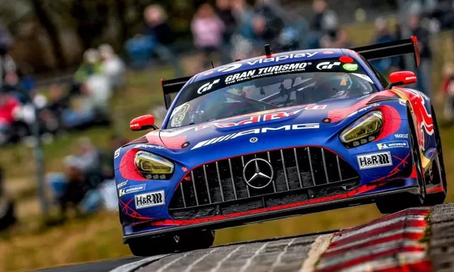 Debut Max Vertappen di Nurburgring Langstrecken-Serie Diwarnai Kecelakaan yang Meminta Korban Jiwa
