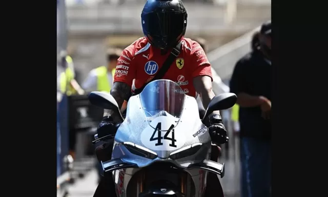 Lewis Hamilton Bikin Ulah Lagi di GP Monaco, Bawa Ducati Langka ke Paddock Ferrari