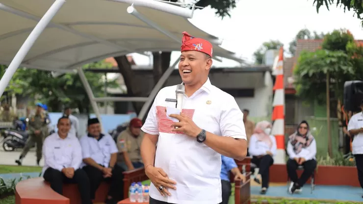 Wujudkan Kota Hijau, Tri Adhianto Tegaskan Komitmen Lanjutkan Program 1000 Taman di Bekasi