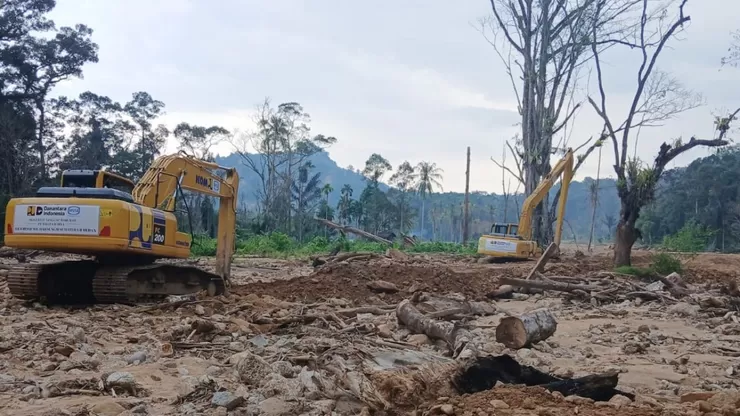 11 Unit Alat Berat Dikerahkan Percepatan Penanganan Bencana di Kelurahan Sipange Kecamatan Tukka