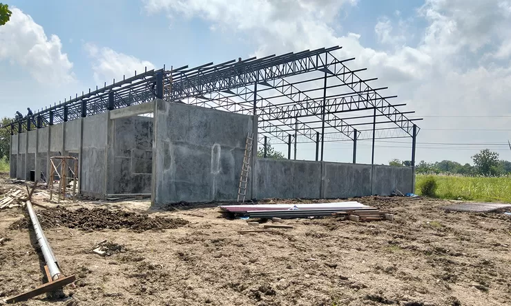 Ada Apa Gerai KDMP Jontro Pati? Bangunan Membelakangi Jalan Utama