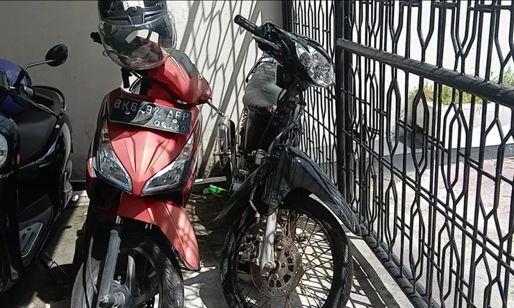Warga Desak PN Tebing Tinggi Tertibkan Parkir Motor Tanpa Plat