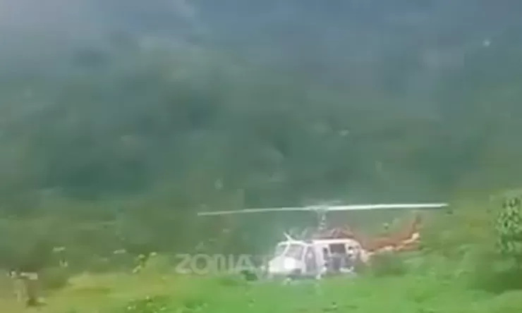 Anggota OPM Bersenjata Diduga Mengawal Helikopter yang Mendarat di Pedalaman Papua