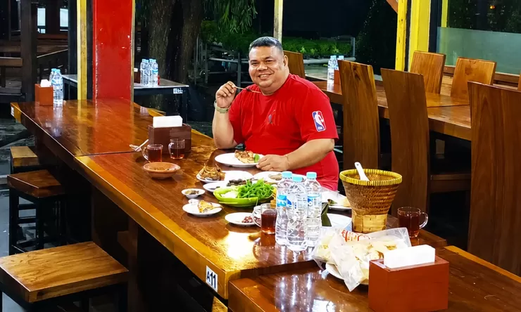Menikmati Kuliner Legendaris Tengah Malam di Rumah Makan Ibu Haji Ciganea, Rest Area KM 88 Tol Cipularang